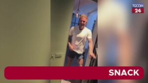 David Beckham mostra i suoi muscoli in semi-nudo.