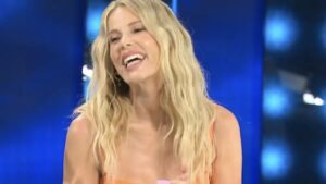 La reazione imbarazzata di Alessia Marcuzzi dietro le quinte