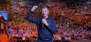 Tutti i cantanti sul palco: un’esplosione di talento e emozione!