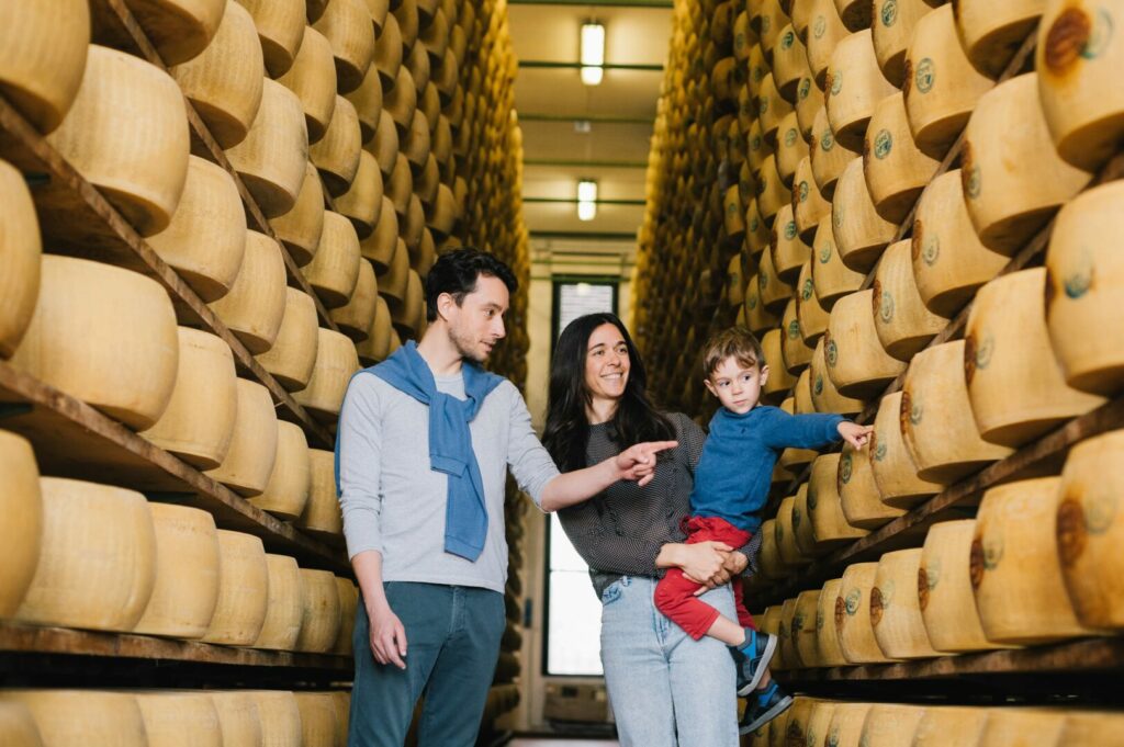 Gli appassionati del Parmigiano Reggiano potranno vivere un'esperienza unica partecipando a...