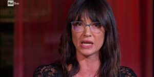 Asia Argento: Incolpata per la morte di Bourdain, ma salvata dalla tv trash