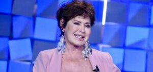 Alexandre Wayaffe, figlio di Corinne Cléry, è al centro di una difficile relazione madre-figlio...