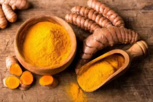 Il segreto per mangiare la curcuma al mattino