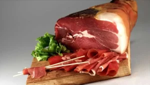 Mangiare prosciutto crudo con ipertensione: consigli dell’esperto.
