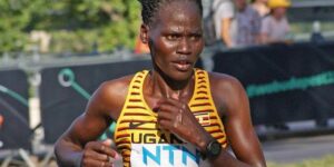 La maratoneta olimpica Rebecca Cheptegei muore dopo essere stata data alle fiamme dal compagno