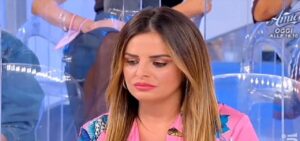 Uomini e Donne: Roberta Di Padua si difende dalle critiche dopo Venezia 81/ “Mi sono sentita come un…”