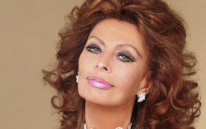 Sophia Loren festeggia il suo novantesimo compleanno: programmi speciali in tv e in streaming.