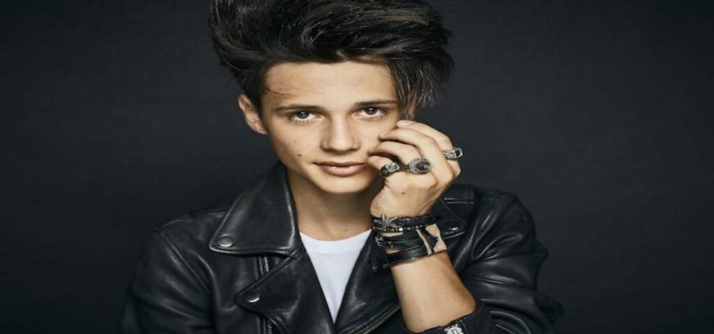 Thomas Bocchimpani sorprende imitando Irama a Tale e Quale Show: riuscirà l’ex Amici a convincere Malgioglio e la giuria?