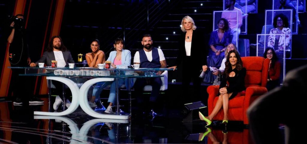 Il talent show Tu sì que vales 2024 ha riportato in scena il suo trio di conduttori e giudici di...