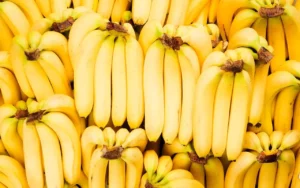 I benefici di mangiare una banana al giorno