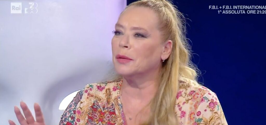 Barbara De Rossi racconta come ha incontrato il suo attuale marito, Simone Fratini, e come è nato il...