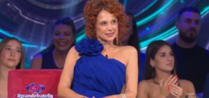 Beatrice Luzzi smonta l’ex gf: “Signorini la stuzzica su Giuseppe Garibaldi e i baci veri, ma al massimo due”