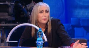 Alessandra Celentano è al centro delle polemiche sui social per un presunto body shaming ad Amici...