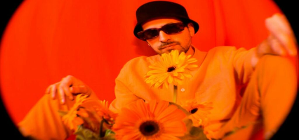 Frah Quintale è un cantautore e rapper di successo, noto per mixare musica indie e mainstream...