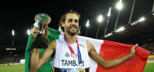 Gianmarco Tamberi, figlio d'arte, ha brillato come altista pluripremiato, eroe olimpico e icona...