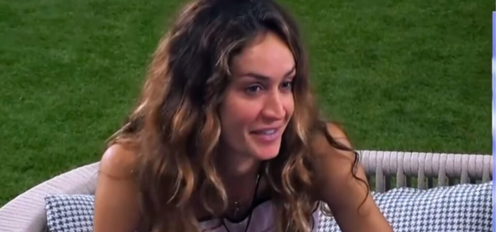 helena-prestes-sorride-grande-fratello-2024.jpg