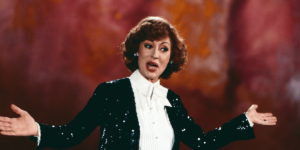 È giunto il momento di dire addio a Caterina Valente, la cantante il cui successo “Bongo cha cha cha” ha fatto ballare di nuovo su TikTok.