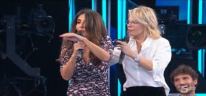 Sabrina Ferilli stupisce con un duetto a sorpresa a Tu si que vales 2024! Il regalo incredibile di Maria De Filippi: anticipazione imperdibile