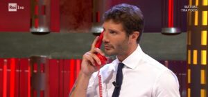 Stefano De Martino sceglie Amadeus per Affari Tuoi e mette fine alle controversie con una battuta: “Soldi garantiti!”