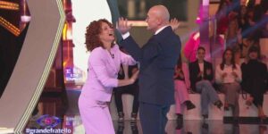 Il Tuca Tuca entra nella casa del Grande Fratello 2024 e scoppia la tensione tra Alfonso Signorini e Beatrice Luzzi – Video Mediaset