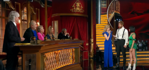 Bella, c’è un legame… Poi arrivano i reggiseni delle fan!