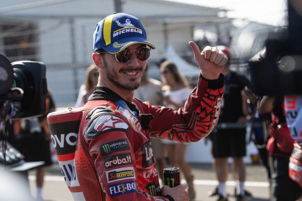 Francesco Bagnaia (Ducati Lenovo) vince la Sprint Race del Gran Premio del Giappone a Motegi...