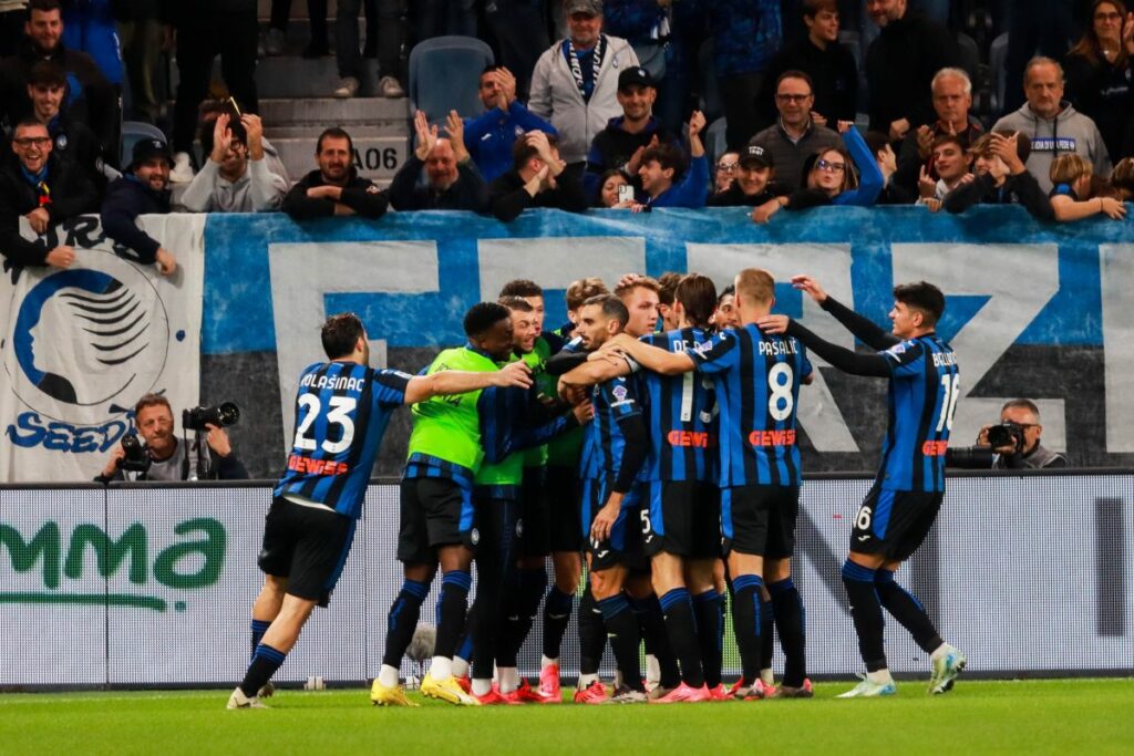 L'Atalanta ha vinto facilmente contro il Genoa con un punteggio di 5-1 grazie alla tripletta di...