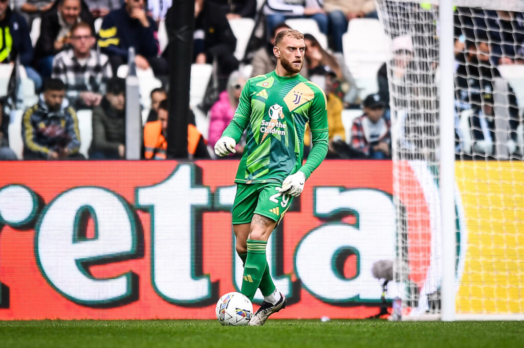 Michele Di Gregorio, portiere della Juventus, è stato convocato in Nazionale e si prepara per le...