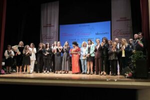 Il premio internazionale “Semplicemente Donna” fa ritorno il 22 novembre.