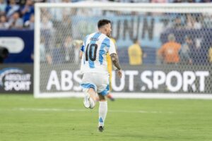 Poker del Brasile con Messi e gol di Lautaro: uno show dell’Argentina.