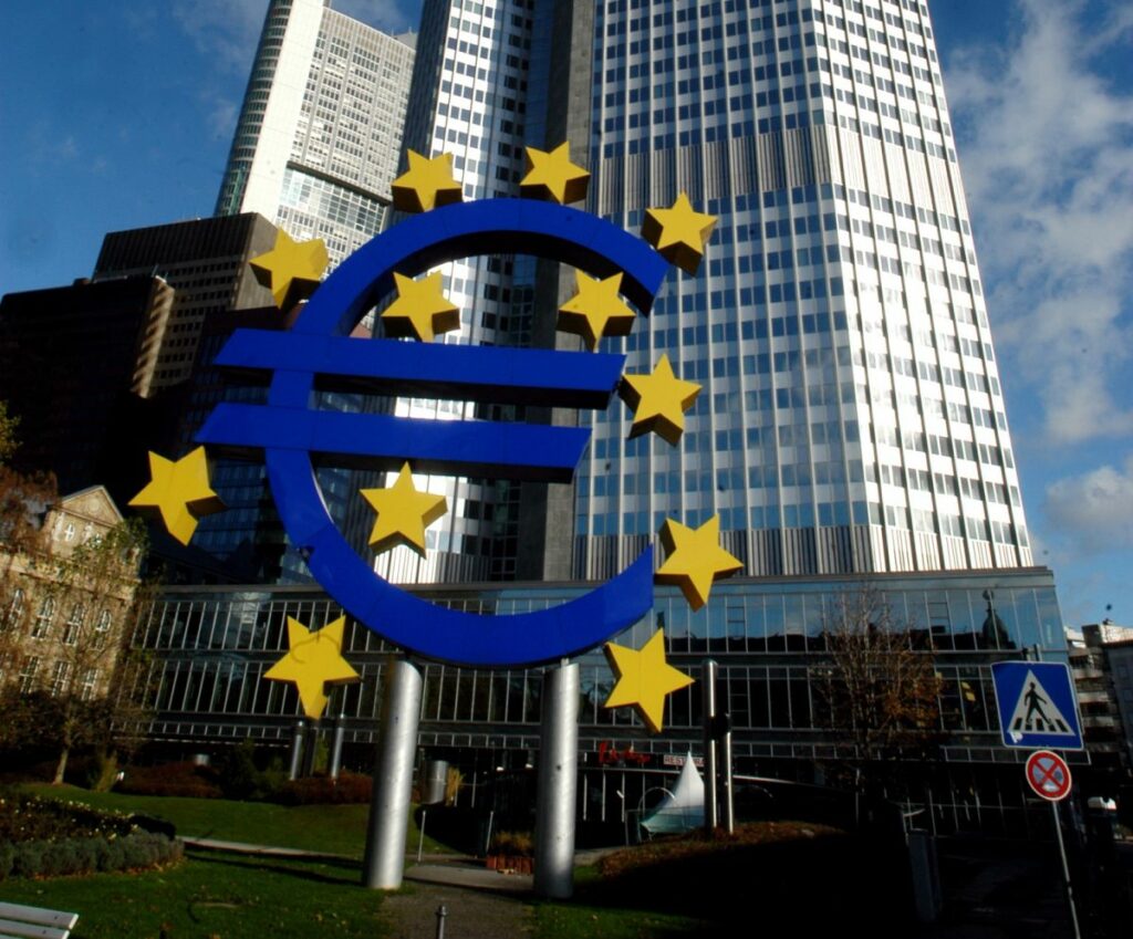 La Banca Centrale Europea ha deciso di ridurre i tassi di interesse principali per la terza volta...