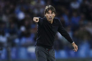 Il coach italiano del Napoli, Antonio Conte, ha condiviso la sua visione sulla squadra e la prossima...