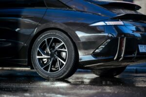 Il nuovo pneumatico Michelin Alpin 7 è destinato ad arricchire l'offerta invernale del marchio...