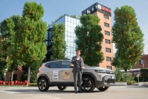 Dacia Duster ha vinto il titolo di Auto Europa 2025, scelta dagli iscritti dell'UIGA tra 27 modelli...