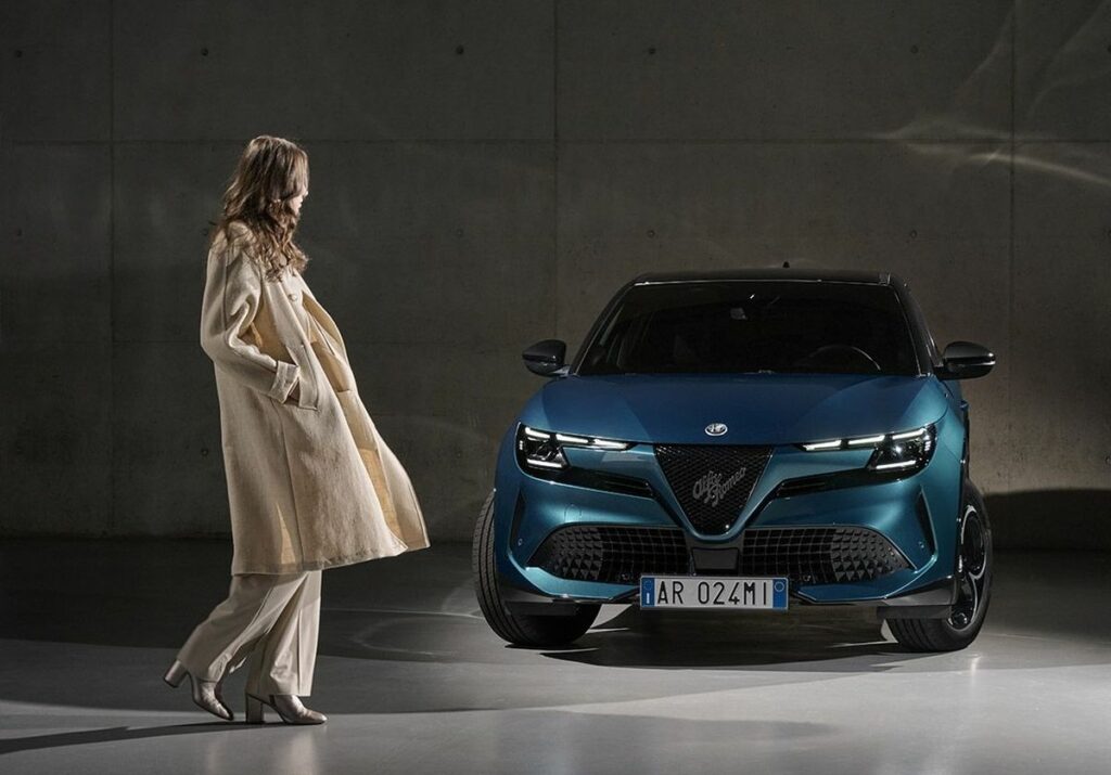 Il lancio dell’Alfa Romeo Junior Ibrida arriva nelle concessionarie italiane