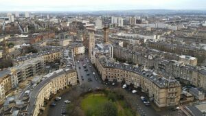 Nuova carta da parati elettrica ecologica sperimentata a Glasgow per riscaldare case obsolete