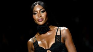Naomi Campbell respinge le accuse di appropriazione indebita dei fondi della beneficenza