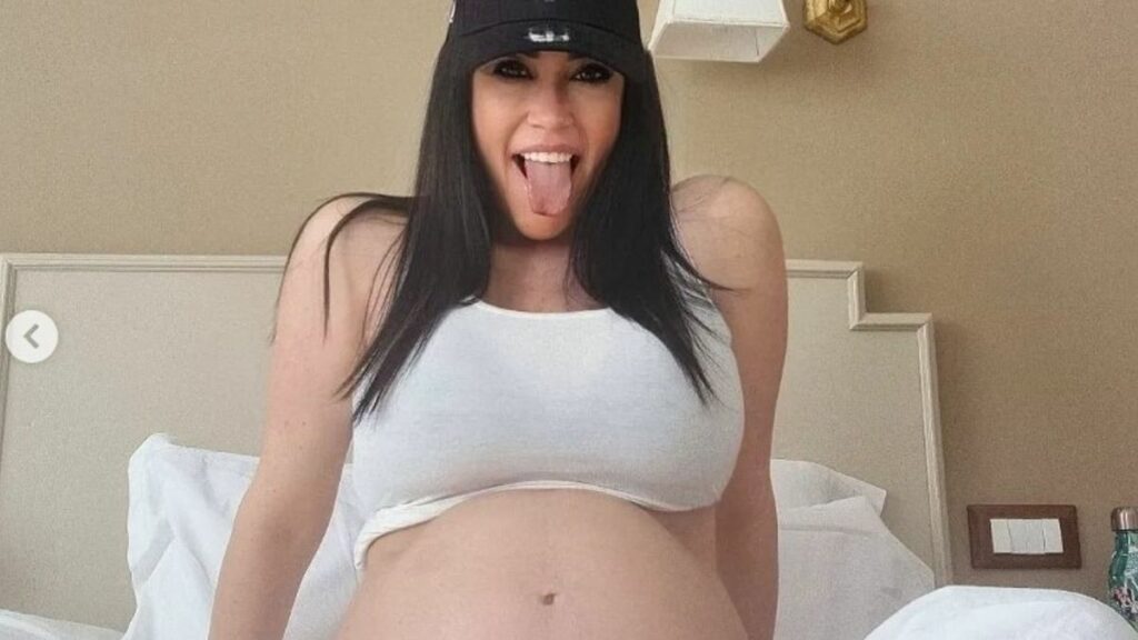 La conduttrice di “Avanti un altro” Claudia Ruggeri è diventata mamma: benvenuta la piccola primogenita