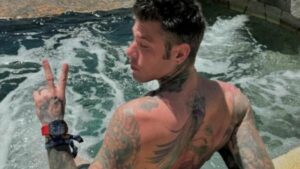 Il rapper Fedez ha mantenuto un lungo silenzio sui social, in seguito alla scoperta dell'inchiesta...