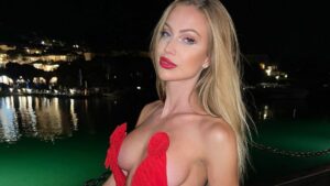 Taylor Mega contro la sorella: “In vacanza con il mio ex, siete due meraviglie”