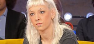 Anna Lou Castoldi: la sua infanzia difficile e la lotta contro la dismorfofobia/ “Mi sono sempre sentita un mostro”