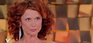 Beatrice Luzzi critica Alfonso Signorini: “Un po’ di rispetto in più non guasterebbe, ho provato imbarazzo”