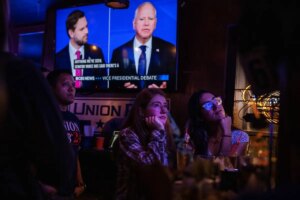 Vice Vance in vantaggio nel dibattito, ma il colpo di coda di Walz il 6 gennaio