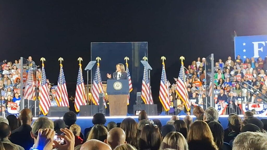 Kamala Harris parla a Washington, ricordando l'assalto a Capitol Hill da parte dei sostenitori di...