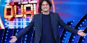 Massimo Bagnato è un attore e comico italiano noto per le sue imitazioni di personaggi famosi come...