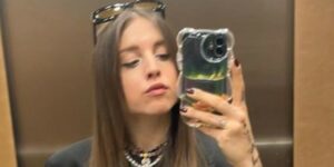 Angelina Mango ha deciso di fermarsi a causa di un problema di salute, cancellando le date del suo...