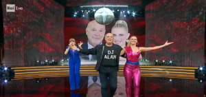 Lucarelli in una parodia di se stesso! Una scontro orrendo!