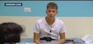 Sorella scrive una lettera ad Alessio a Amici 2024: ‘Sei nella casetta dei tuoi sogni’