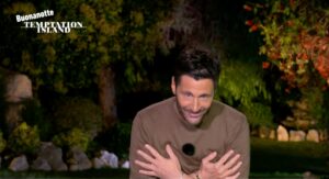 Filippo Bisciglia esprime la sua gratitudine a Maria De Filippi e al pubblico: “Credete che il viaggio dei sentimenti possa tornare?” | Guarda il video su Witty Tv