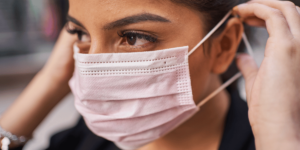 In Italia, i contagi da Covid stanno aumentando a causa del ritorno a scuola e dell'inizio della...